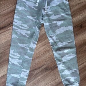 Women’s Camo Jogger Sweats